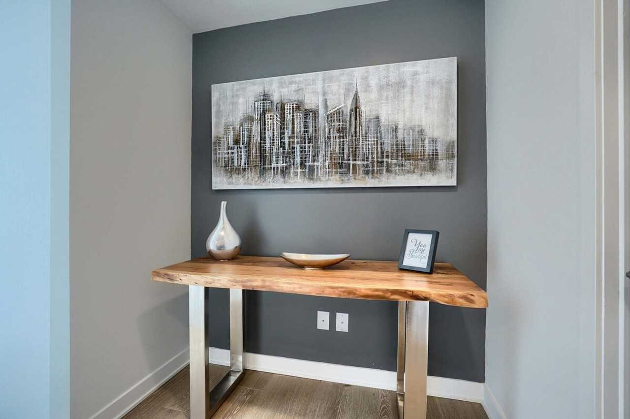 1215 Rue Saint-Antoine O #1262041P - Photo 7 of 42