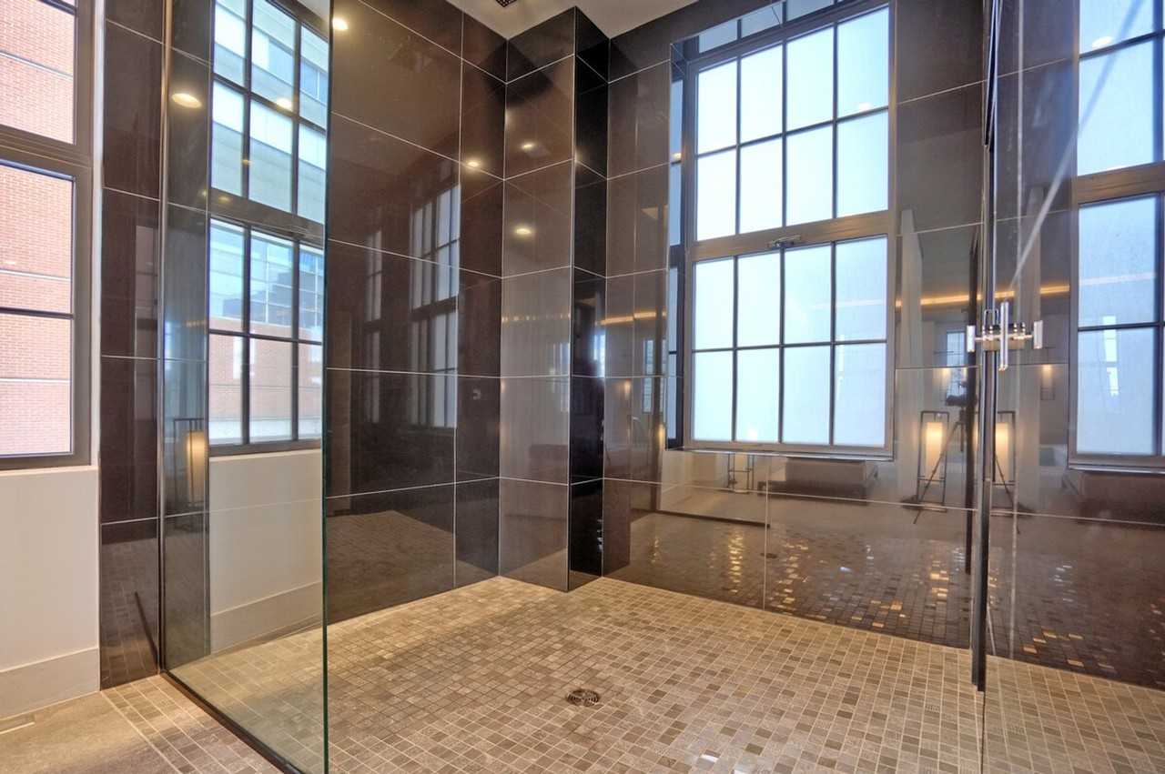 1215 Rue Saint-Antoine O #1262041P - Photo 4 of 42