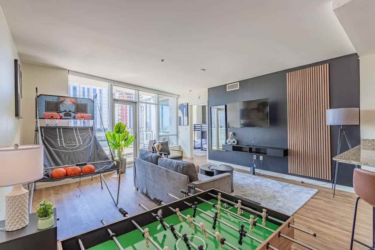 44 West Monroe Street - Photo 5 of 42