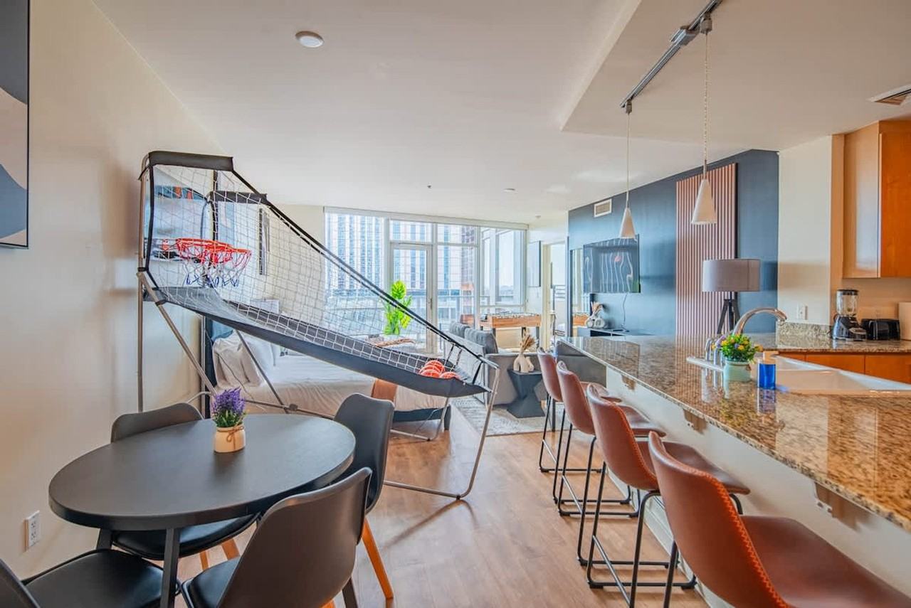 44 West Monroe Street - Photo 6 of 42