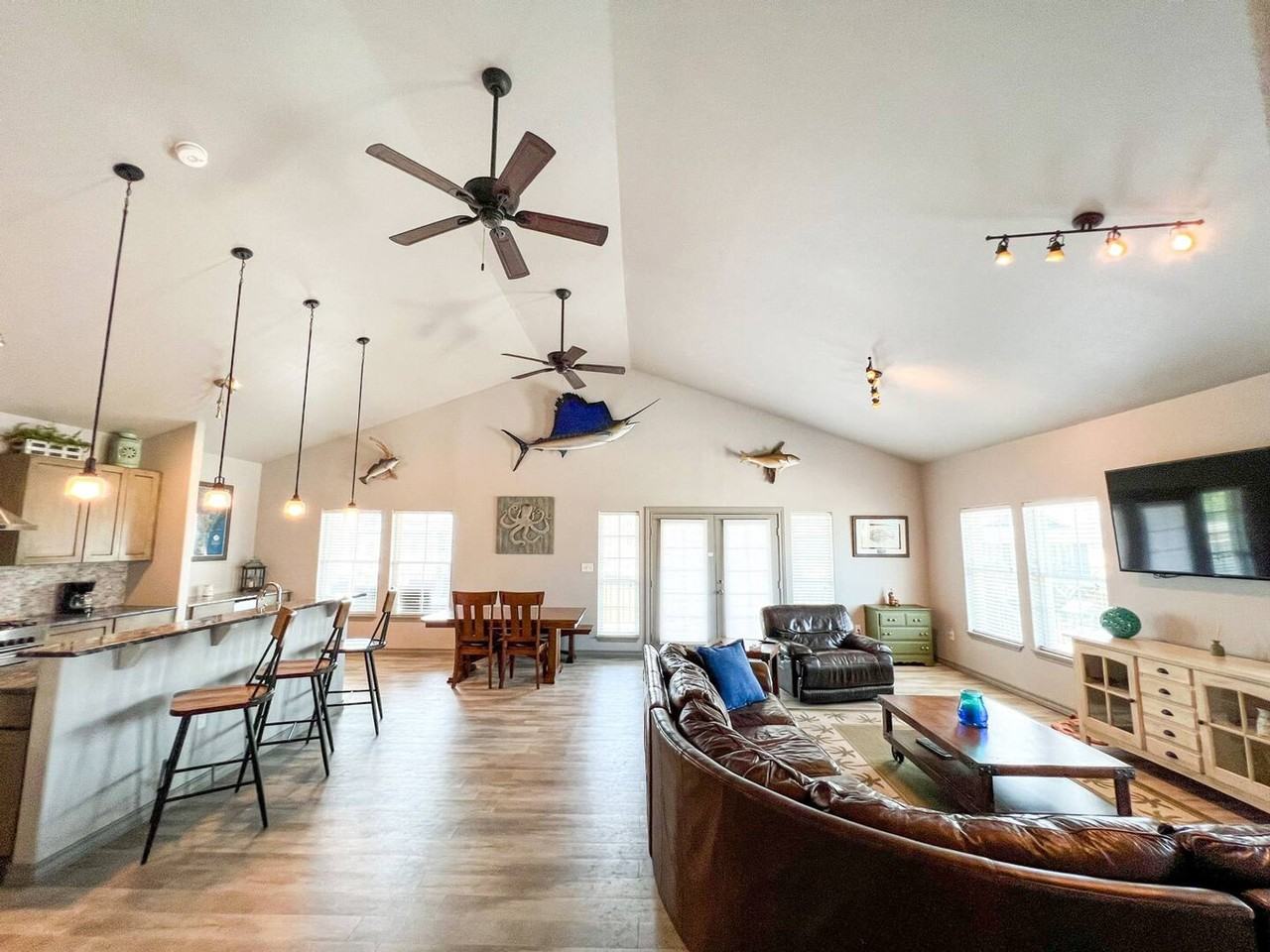 4037 Summit Dr #1268402P - Photo 6 of 49