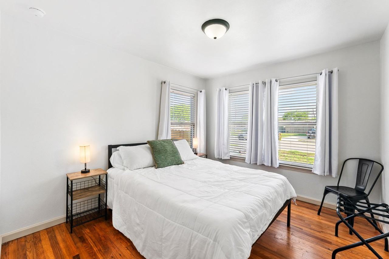 406 Robert Drive #1268434P - Photo 3 of 25