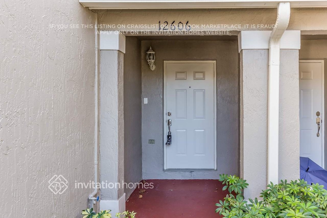 12606 Southwest 53rd Street - Photo 2 of 20