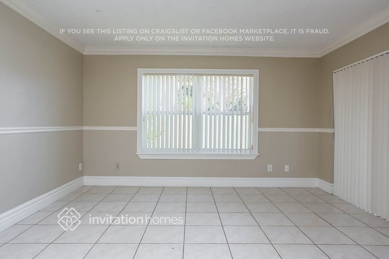 12606 Southwest 53rd Street - Photo 3 of 20