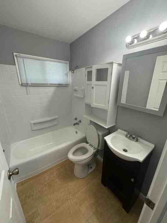 9841 Crusader Dr - Photo 4 of 11