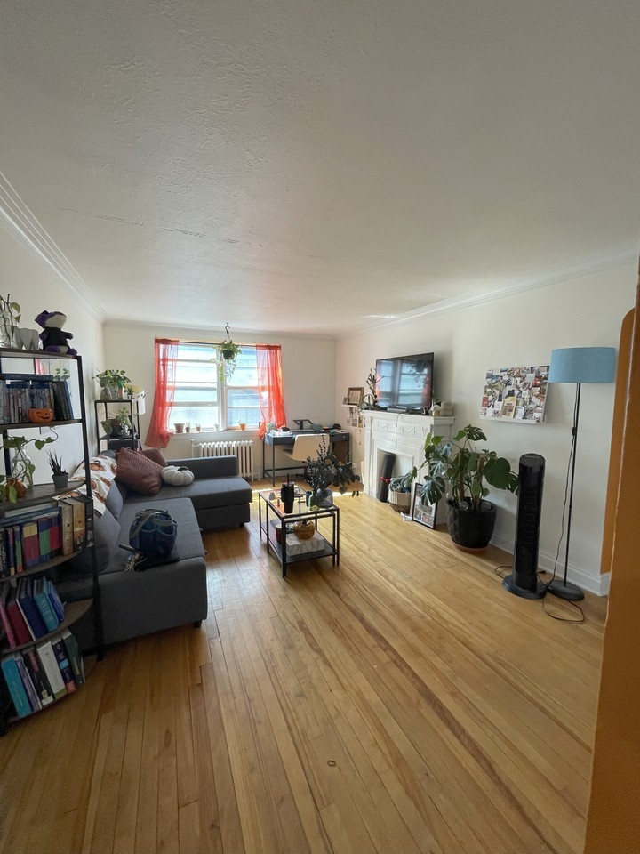 600 Laurier Avenue West #31 - Photo 2 of 6