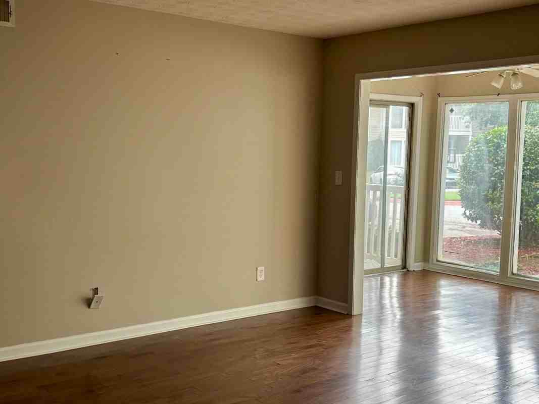 1206 Augusta Dr - Photo 3 of 16