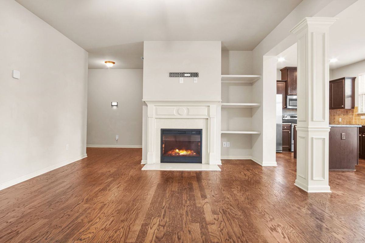 1539 Creek Bend Ln - Photo 3 of 32