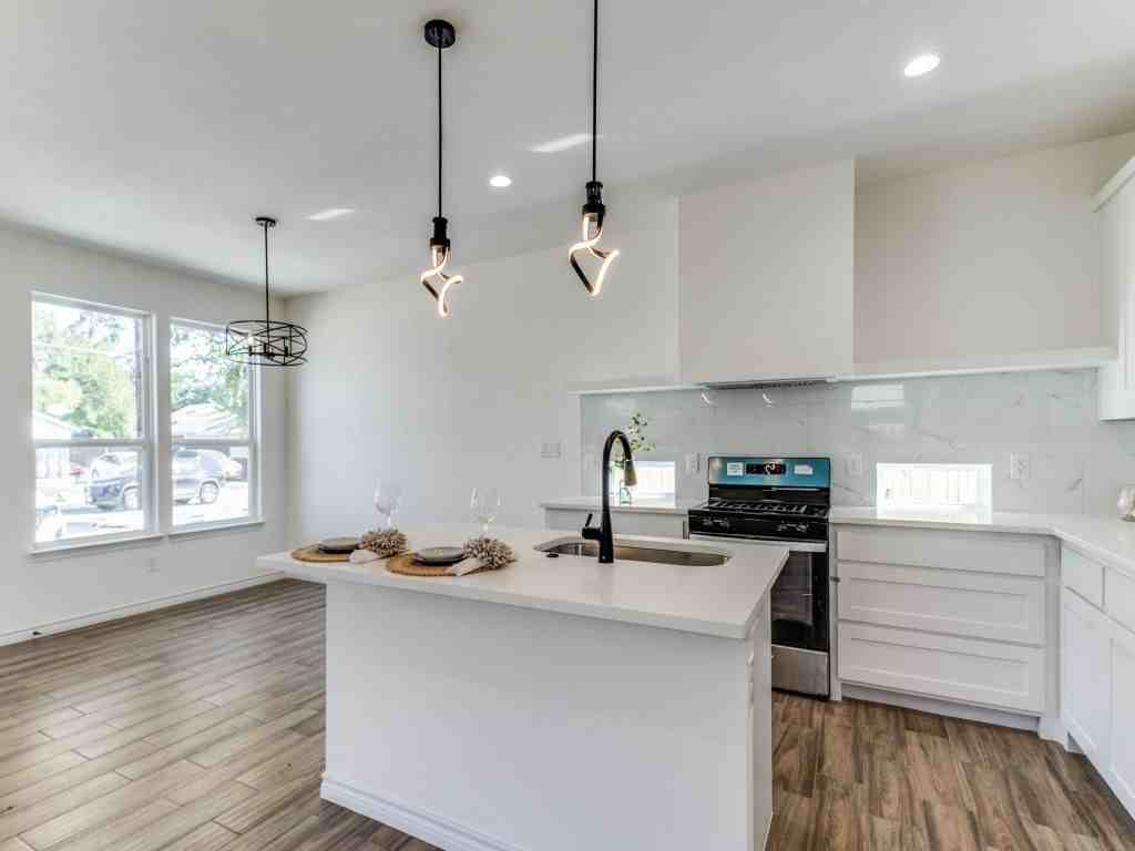 1610 Life Ave - Photo 3 of 26