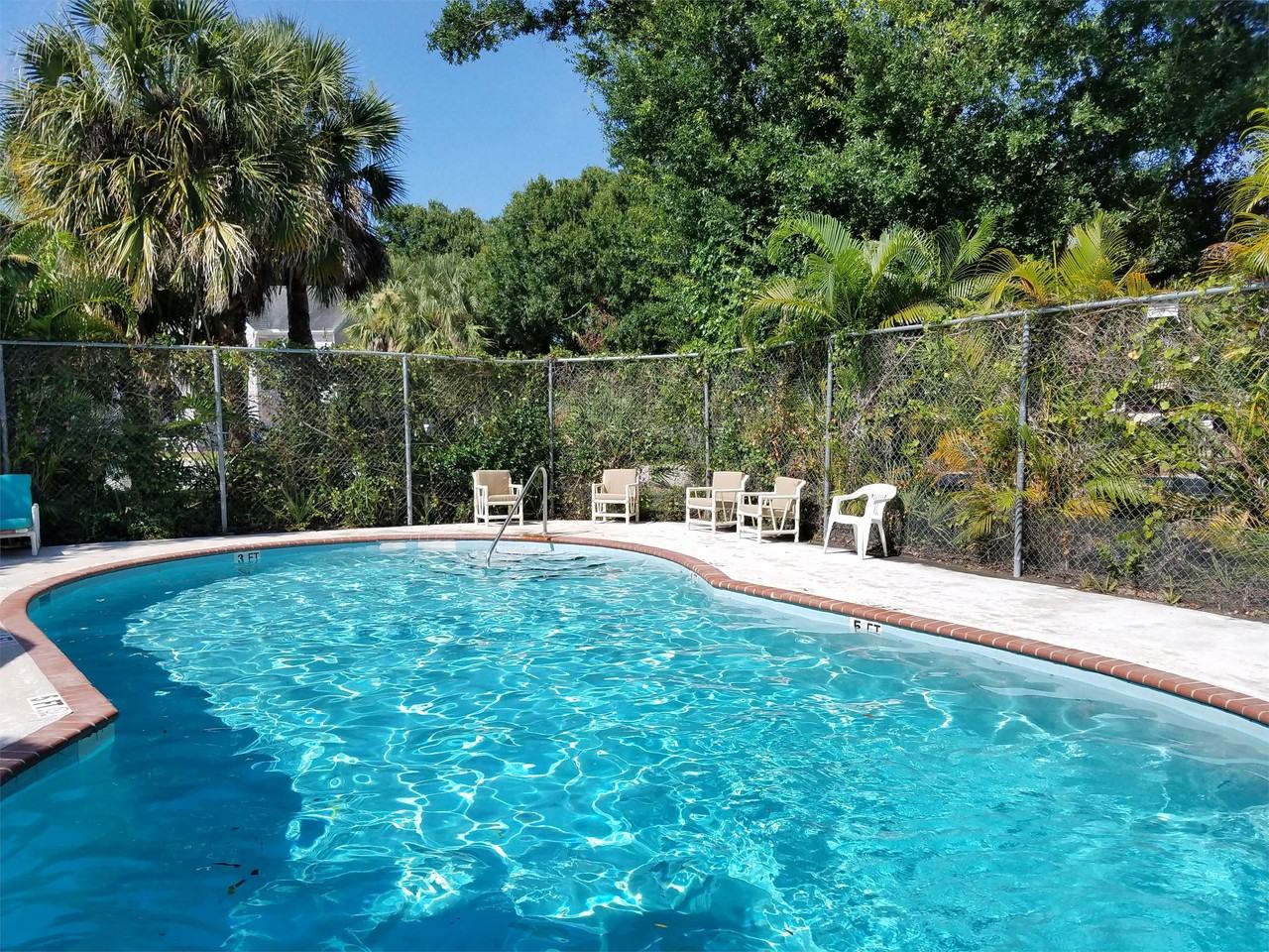 2029 S 26th St - Photo 4 of 16