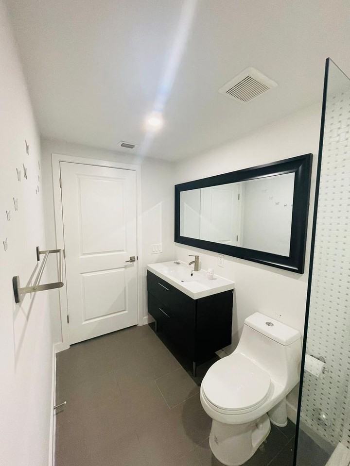 South Beach-Miami 2/2 Condo - Photo 5 of 31