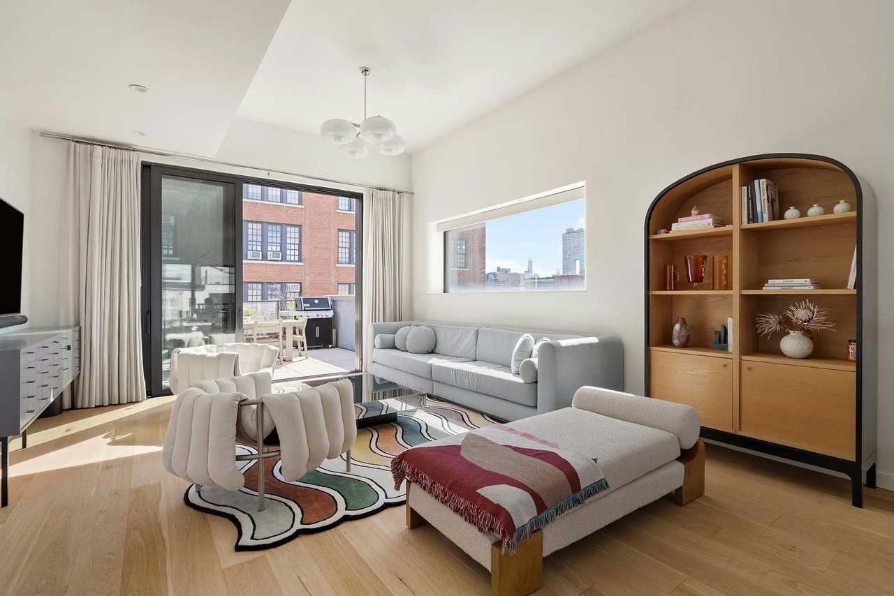 207 N 5th St #PHC - Photo 2 of 11