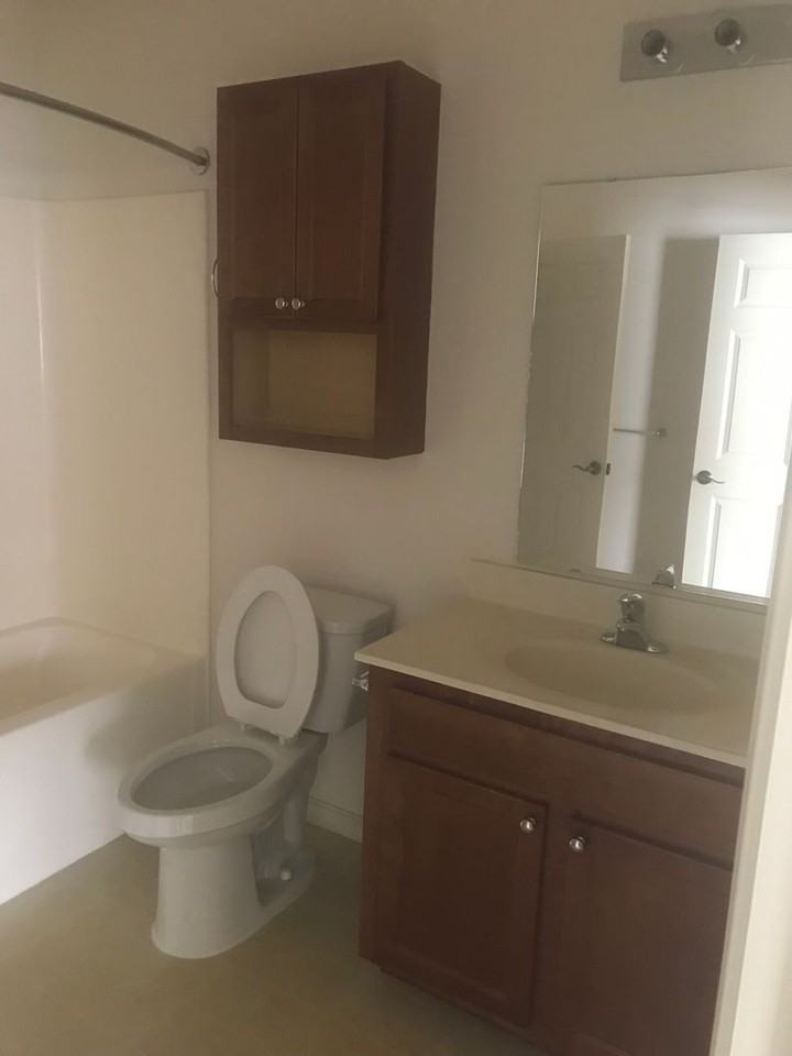 1015 Deerfield Cmns - Photo 4 of 15