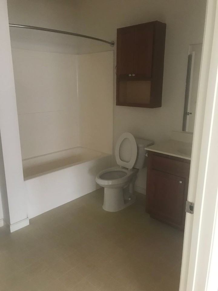 1015 Deerfield Cmns - Photo 5 of 15