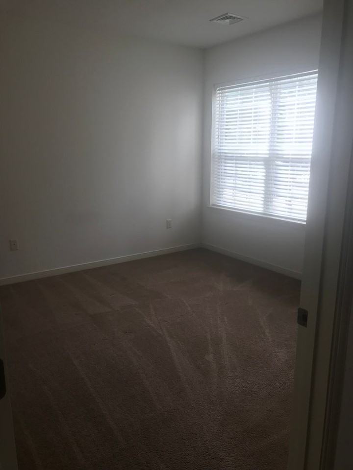 1015 Deerfield Cmns - Photo 6 of 15