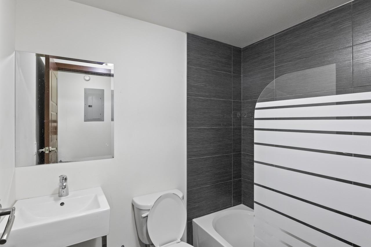 6376 Rue Pascal - Photo 2 of 13