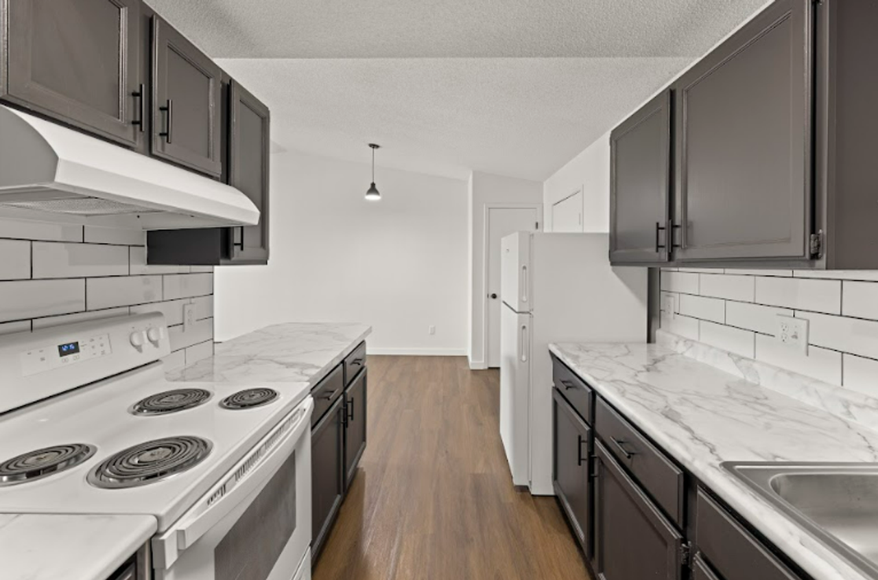 Ivy II - Photo 6 of 50