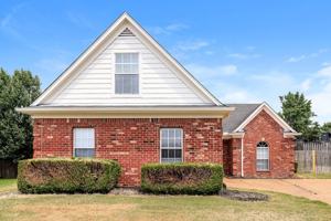 featured image of 9956 Calderdale Cv