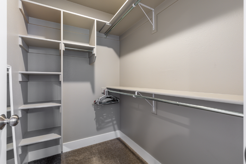 2307 11th Ave N - Photo 2 of 20