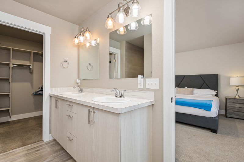 2307 11th Ave N - Photo 3 of 20