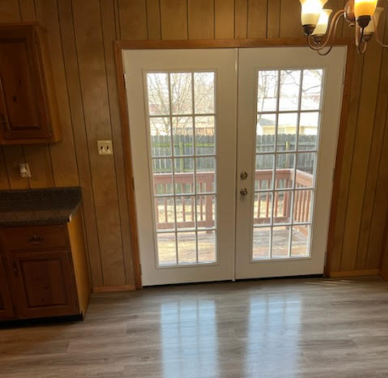 1907 Wood St - Photo 4 of 16