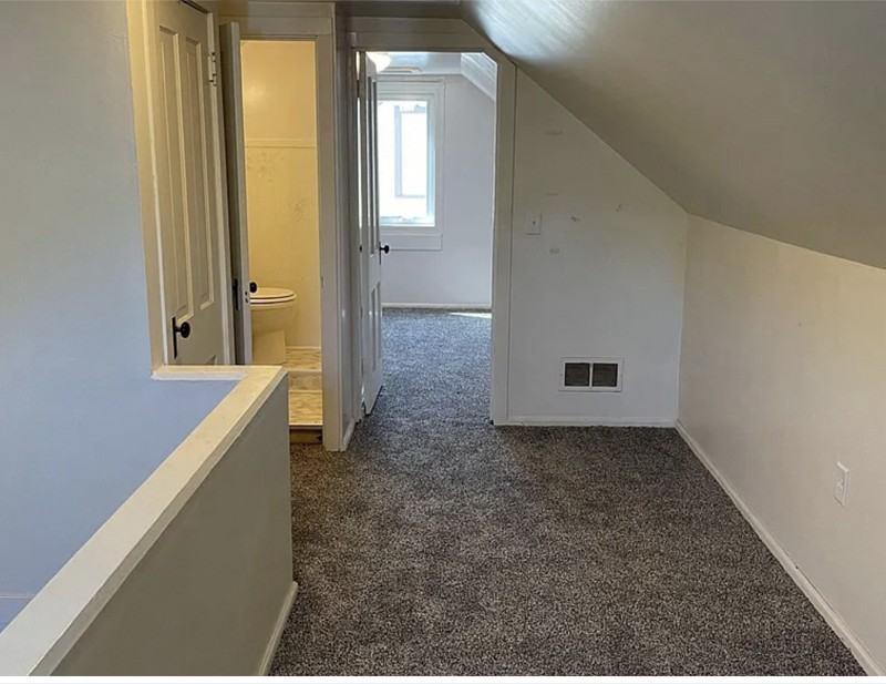 723 3rd St Sw - Photo 3 of 11