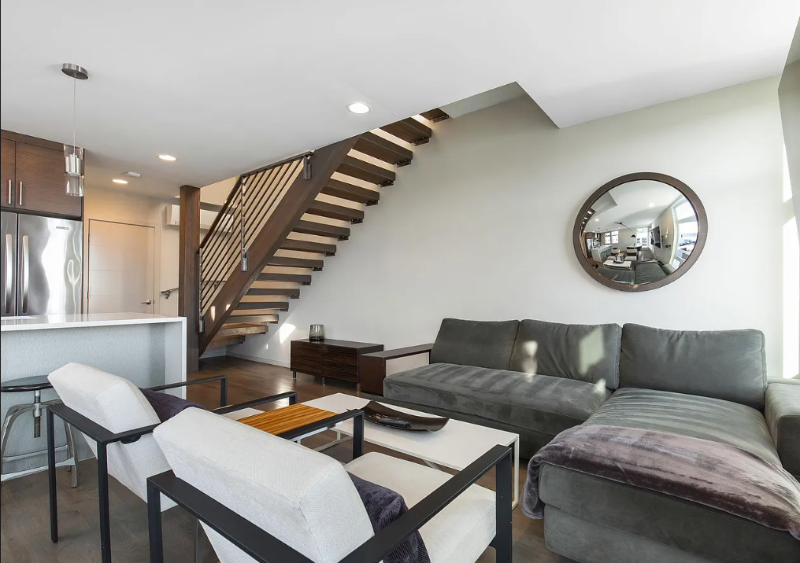 2433 8th Ave N - Photo 4 of 24