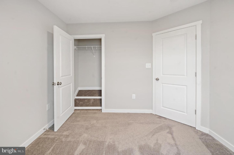 91 Olga Dr - Photo 2 of 19