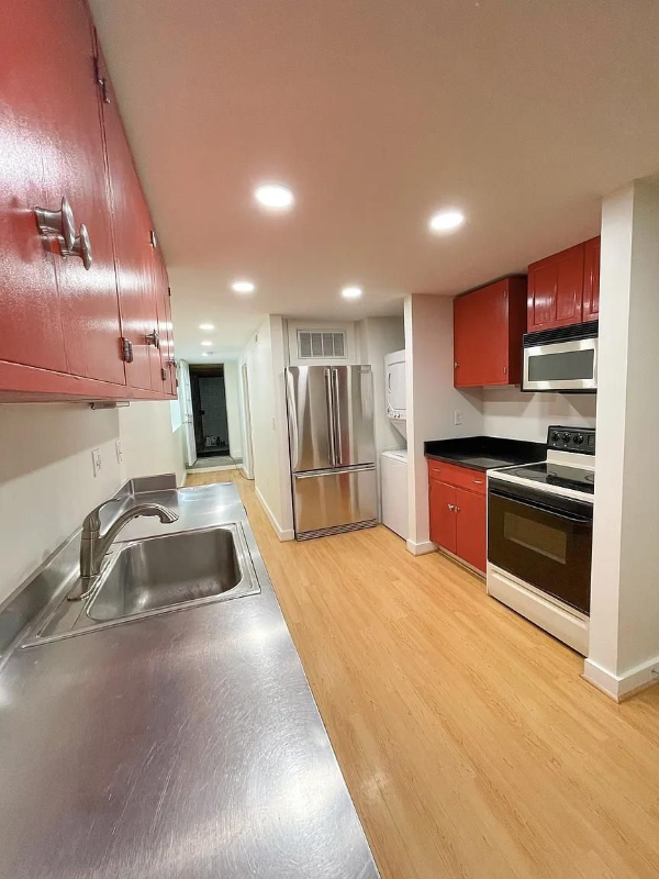 1218 Euclid St Nw - Photo 4 of 8