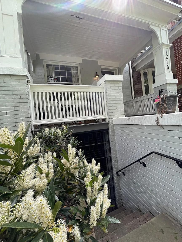 1218 Euclid St Nw - Photo 5 of 8