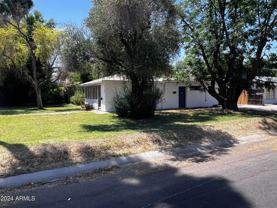 2102 W Minnezona Ave #B - Photo 1 of 1