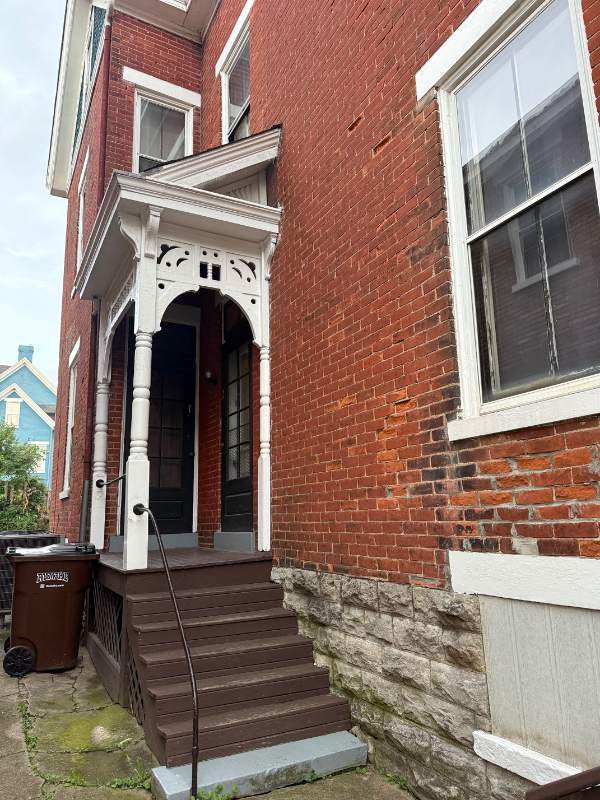 106 Fairfield Ave #1 - Photo 2 of 5