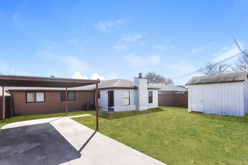 2626 Princeton Dr - Photo 2 of 14