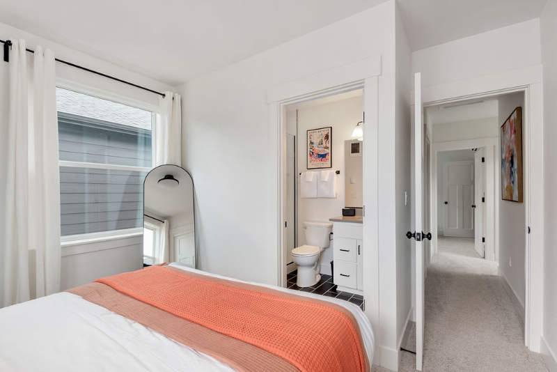 1605 Ne Liberty St - Photo 2 of 20