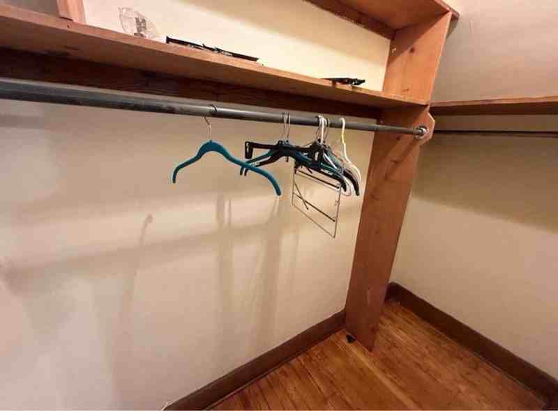 256 E 7th St #2 - Photo 2 of 9