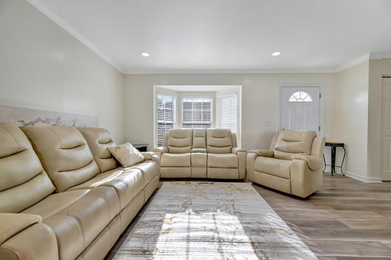 7108 Ruthgreen Rd - Photo 2 of 20