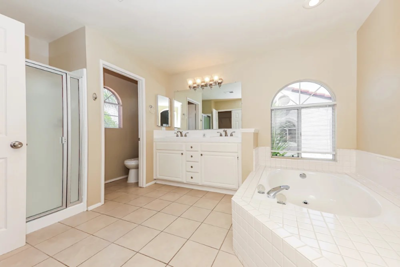 25547 Camion Castillo - Photo 2 of 10