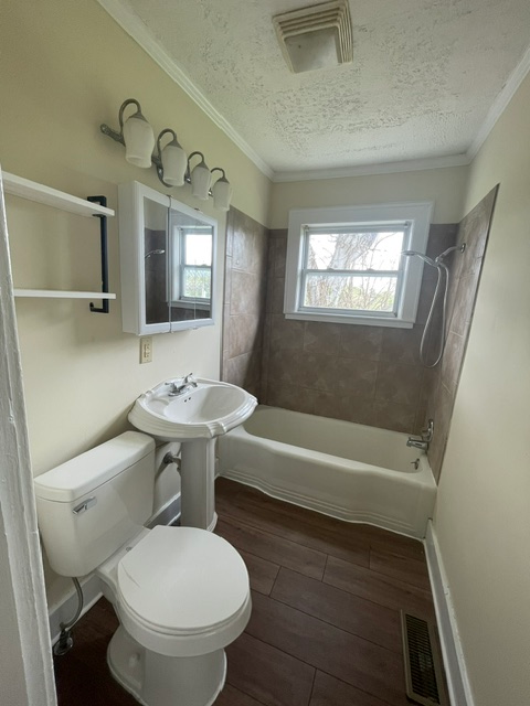 1805 Dimple Ct - Photo 6 of 11