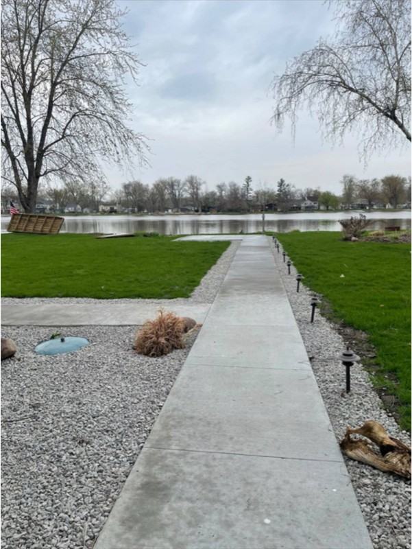 1611 S Shore Dr - Photo 3 of 13