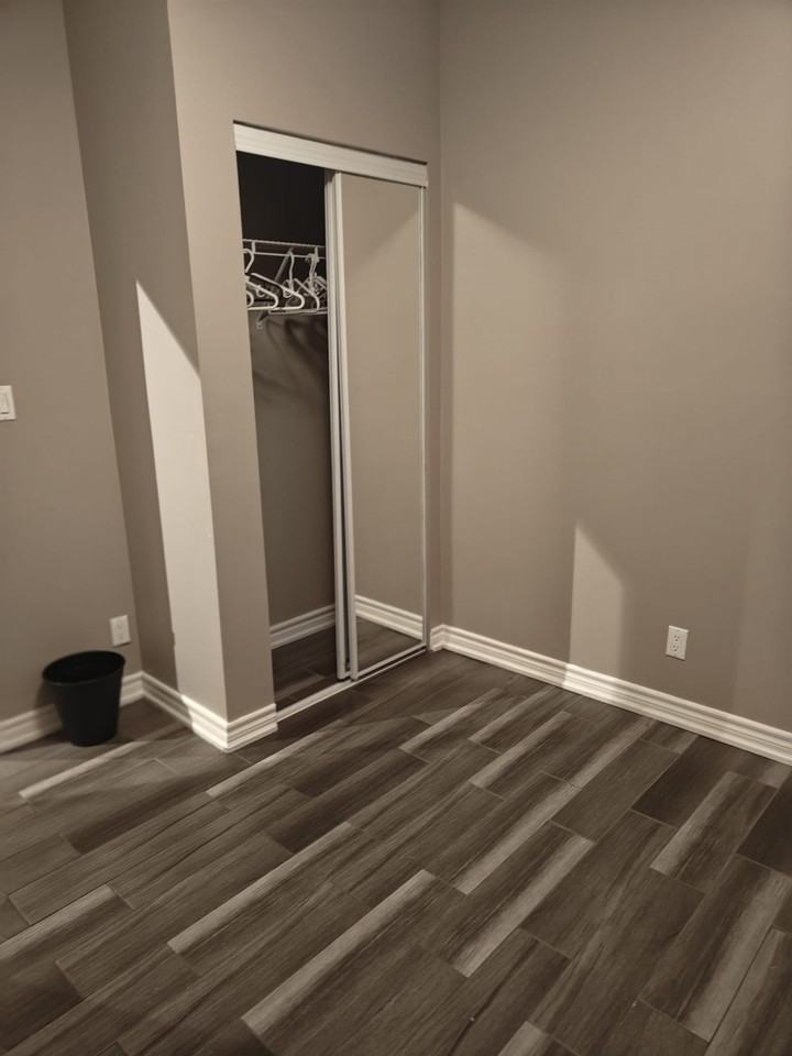 32 Bastedo Avenue - Photo 2 of 13