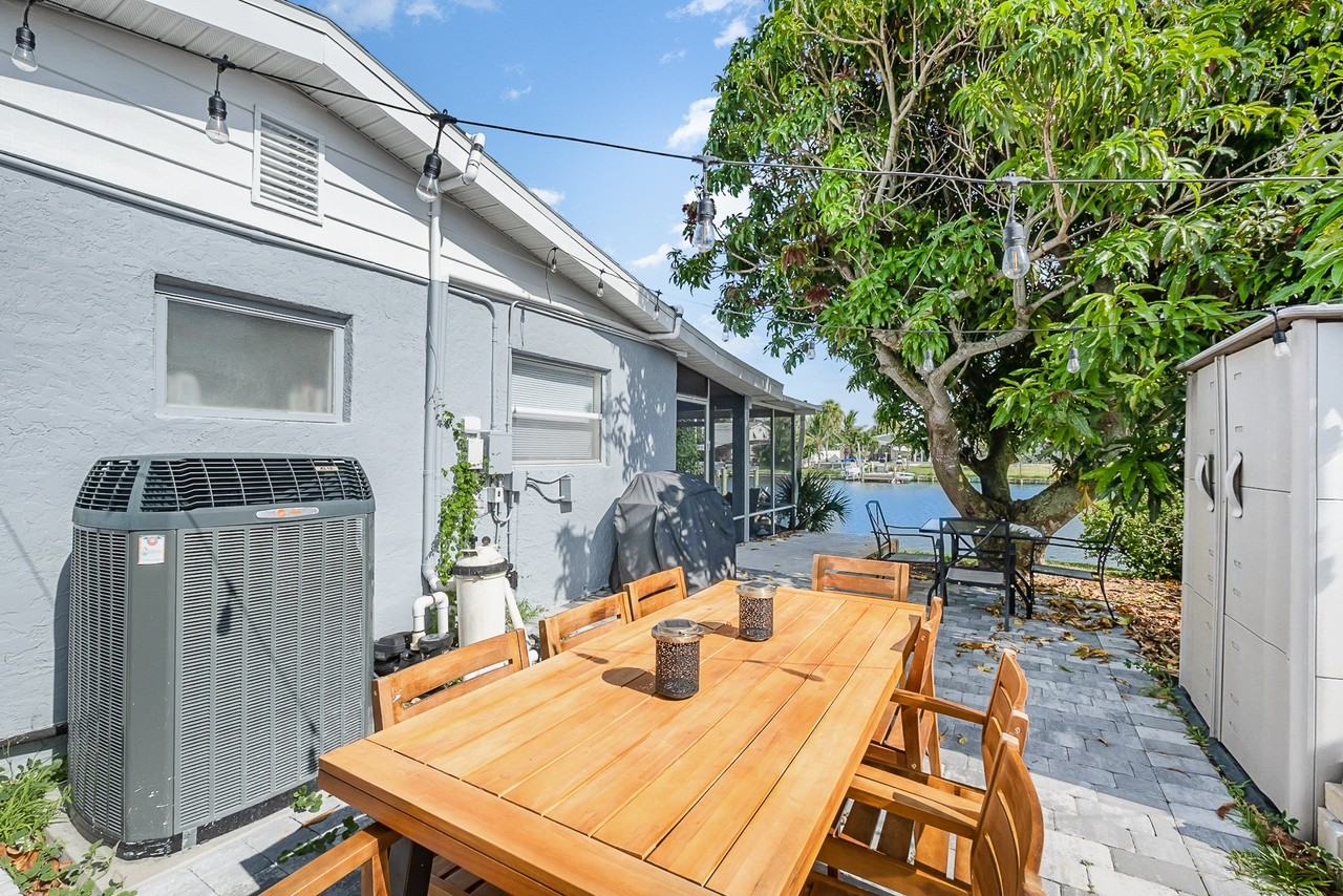 426 S Neptune Dr #NA - Photo 3 of 26