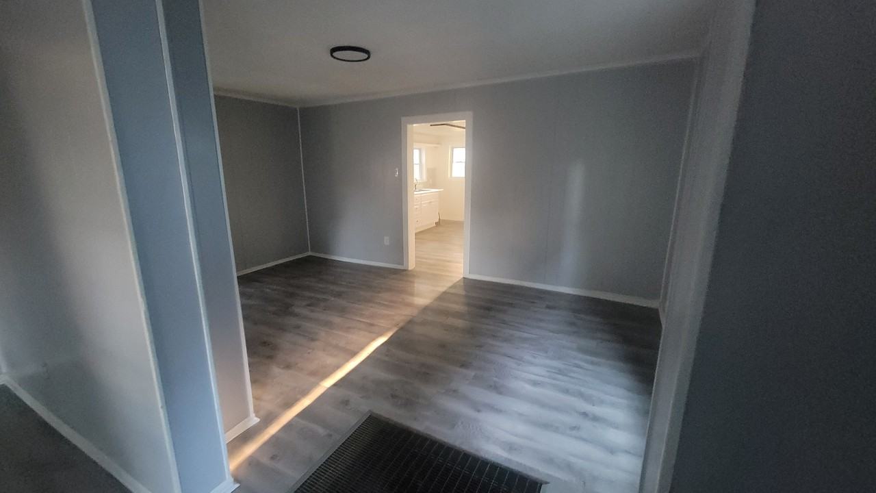 223 Sw Harrison St #NA - Photo 2 of 14