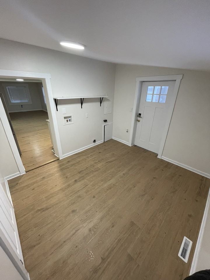 119 E Wilson St #NA - Photo 6 of 34