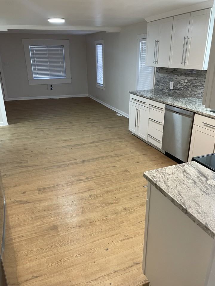 119 E Wilson St #NA - Photo 7 of 34