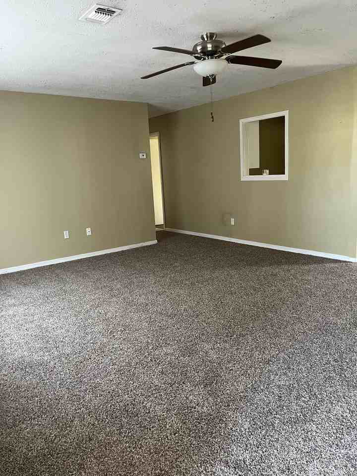 1504 E Lantrip St #NA - Photo 2 of 15