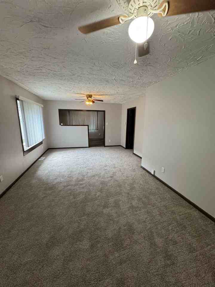1630 Iowa St - Photo 3 of 13
