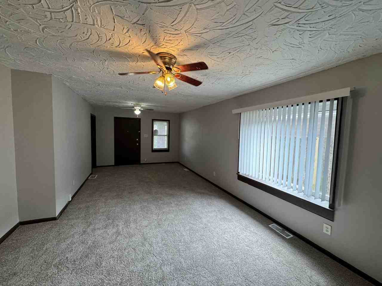 1630 Iowa St - Photo 5 of 13