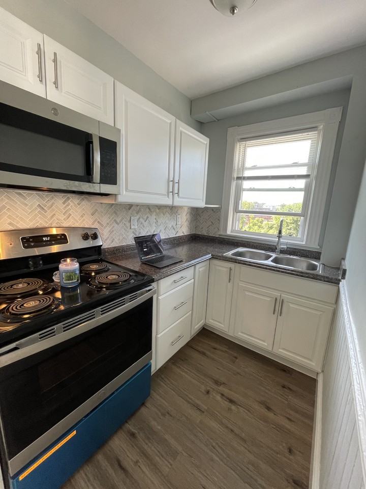 14 Campbell Ter #1 - Photo 6 of 12