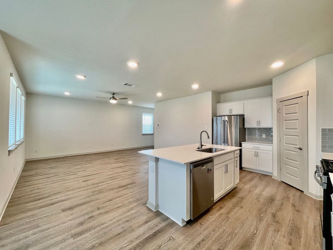 113 New Hampton Way - Photo 3 of 32