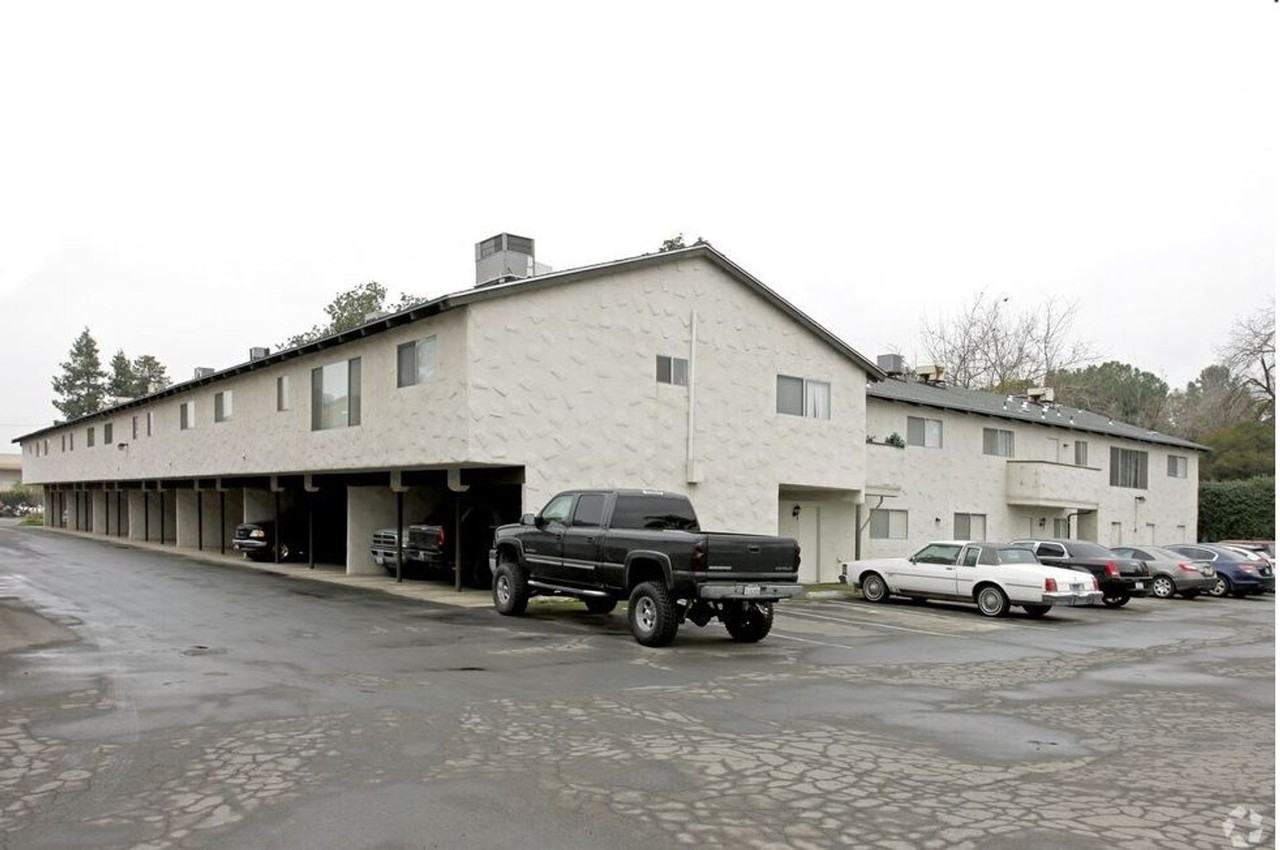 Casa Del Rey Apartments - Photo 5 of 50